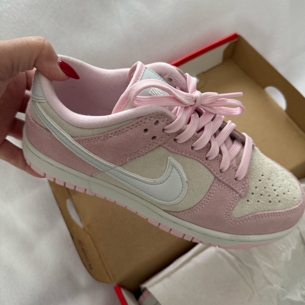 Brand NEW Nike Pink Foam Women’s Sneakers